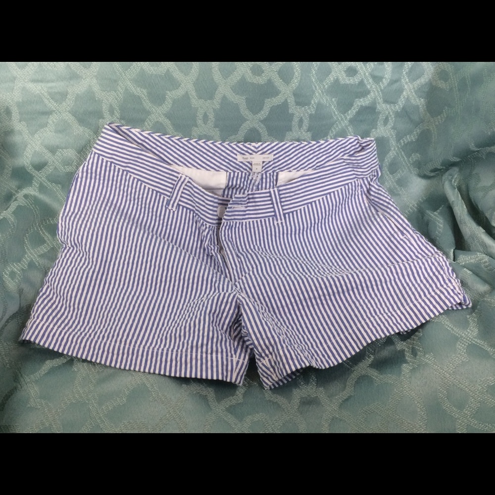Gap Shorts - Picture 2 of 8